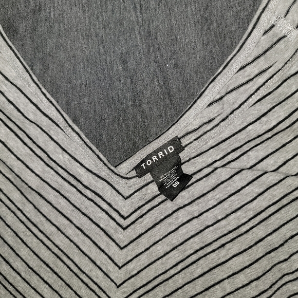 Torrid Off The Shoulder Top - XL/1X - (Torrid Sizing 00) - Gray - Picture 2 of 3